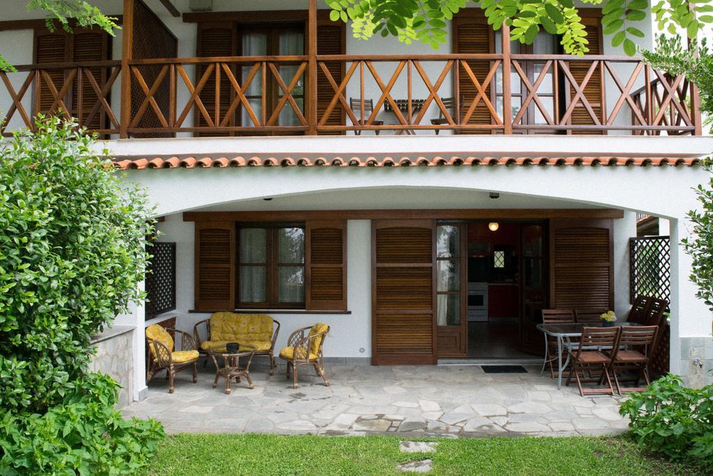 Mikiverna Houses By Miltiadis Kalyves Polygyrou Chambre photo
