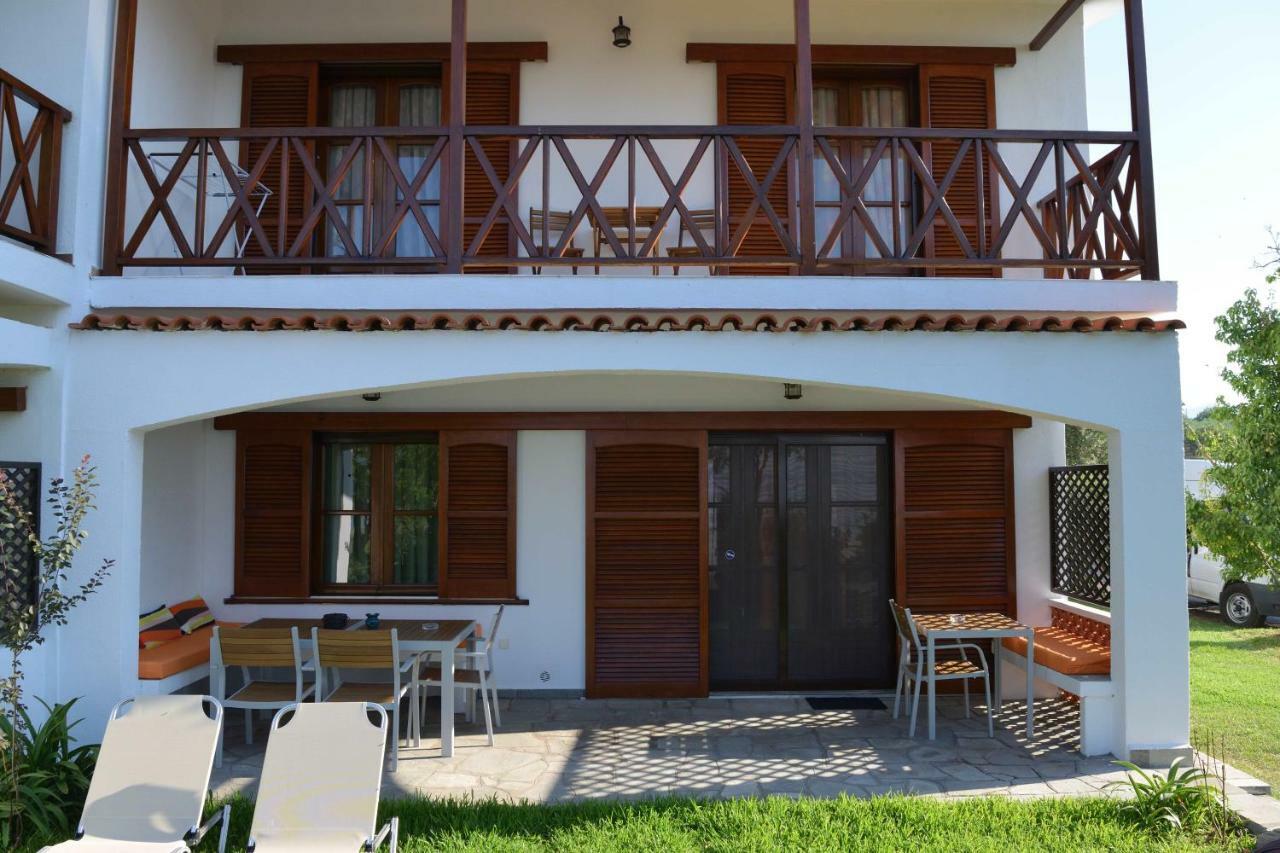Mikiverna Houses By Miltiadis Kalyves Polygyrou Extérieur photo