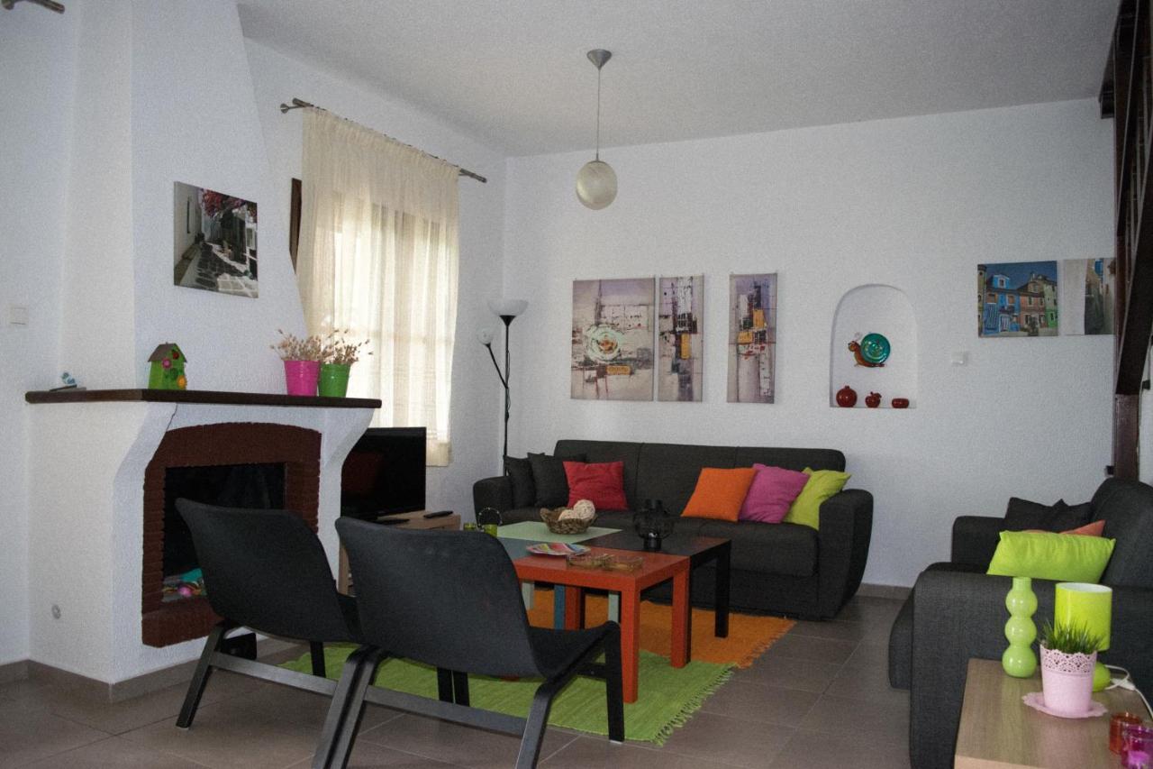 Mikiverna Houses By Miltiadis Kalyves Polygyrou Chambre photo