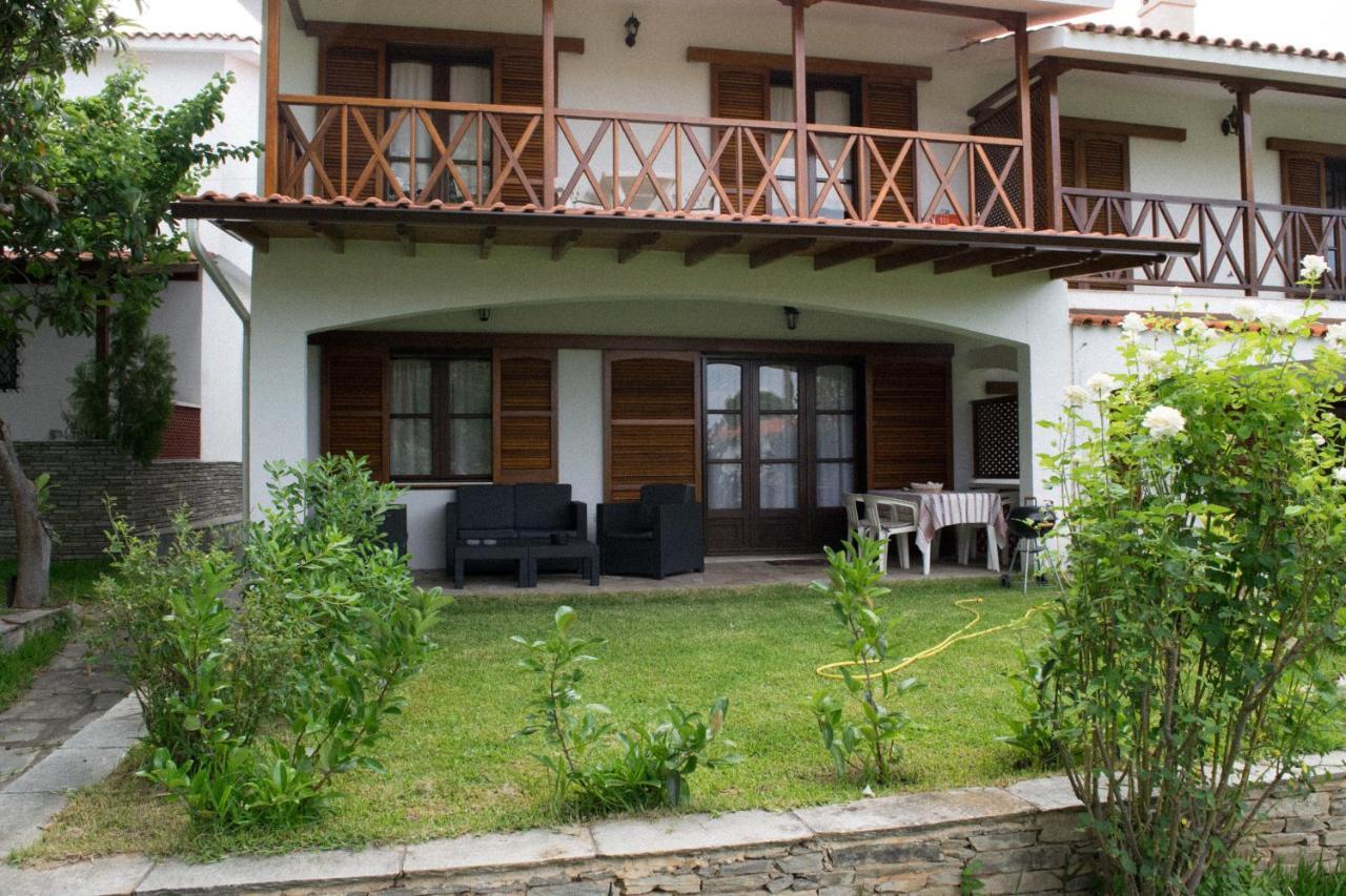 Mikiverna Houses By Miltiadis Kalyves Polygyrou Chambre photo